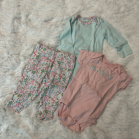 Carter’s Bundle Size 3m - Picture 2 of 6